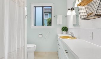 15 AUBURN Ave, Astoria, OR 97103