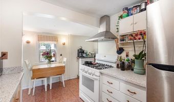 74 Third St, Newport, RI 02840