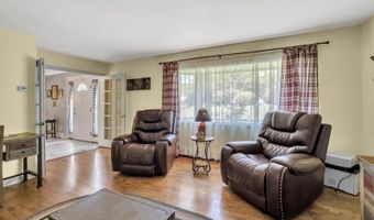 12 E Gate Dr, Alloway, NJ 07418