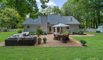 205 Mayfield Cir, Alpharetta, GA 30009