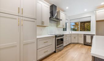 20870 YOSEMITE St NE, Aurora, OR 97002