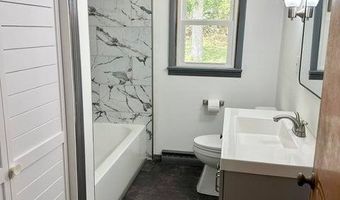 135 S MAIN St, Barnegat, NJ 08005