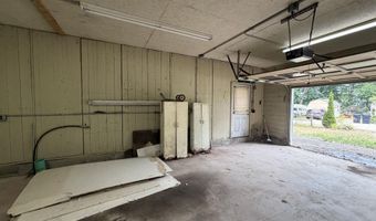 21 7th St, Auburn, ME 04210