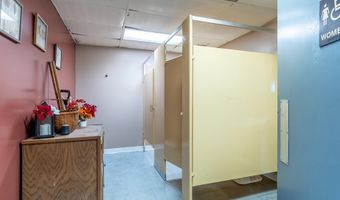 150 Green Dr, Avilla, IN 46710