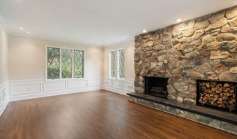 245 Borden Rd, Middletown, NJ 07748