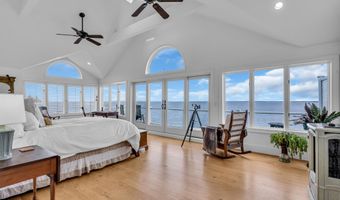 42 Bayside Dr, Atlantic Highlands, NJ 07716