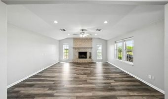 9404 Crow Ln, Adkins, TX 78101