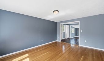 6 Valerie Ave, Billerica, MA 01821
