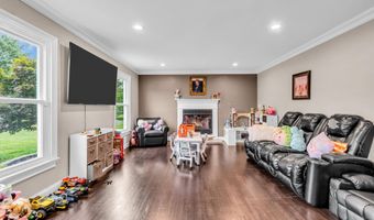 20 Regency Way, Manalapan, NJ 07726