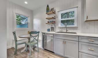 41 Dewey St, Arnolds Park, IA 51331