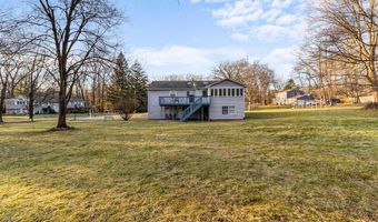 16 Edgebrook Ln, Airmont, NY 10952