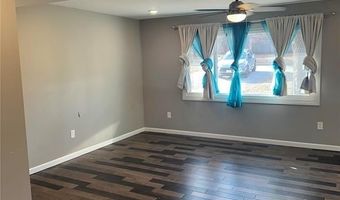 204 Hillsdale Dr, Ballwin, MO 63011