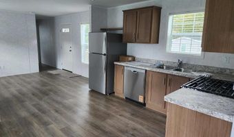 32 Cassie Ln, Bennington, VT 05201