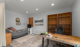 2612 E Sunrise Ct, Brandon, SD 57005