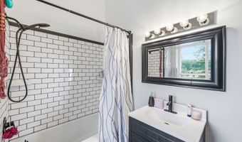 527 E High St, Ashley, OH 43003