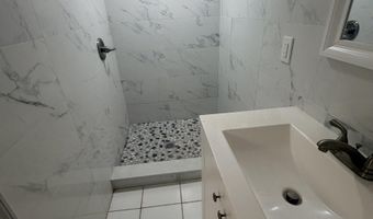 28 E 32ND St 2, Bayonne, NJ 07002