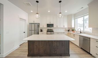 2926 Curlew Dr, Ammon, ID 83401