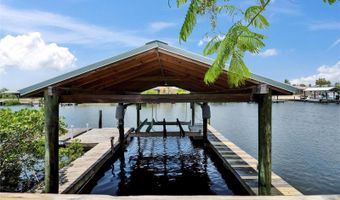 907 GOLF ISLAND Dr, Apollo Beach, FL 33572