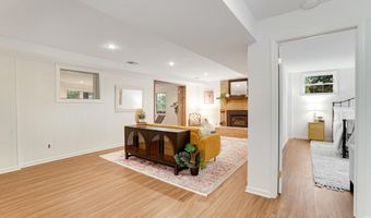 8606 FALKSTONE Ln, Alexandria, VA 22309