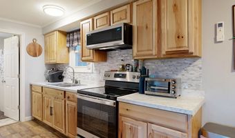 6 Cecile Ave, Augusta, ME 04330