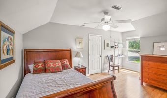 5 Petigru Dr, Beaufort, SC 29902
