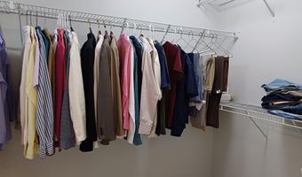 25501 EMERSON OAKS Dr, Aldie, VA 20105