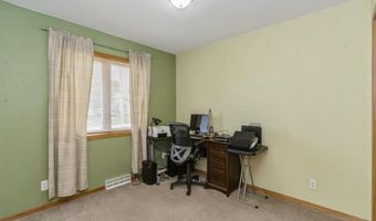 206 Buckeye Ln, Riverside, IA 52327