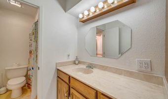 210 11th Ave SW, Altoona, IA 50009