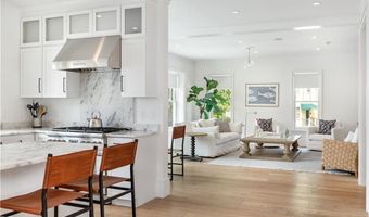 15 High St, Newport, RI 02840