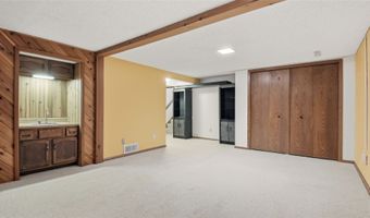 212 Country Club Ln, Altoona, WI 54720