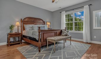 159 S Willow Brook Dr, Asheville, NC 28806
