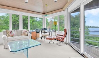 275 Boston Neck Rd, Narragansett, RI 02882