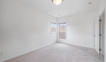 2925 N Knightsbridge Cir, Ann Arbor, MI 48105