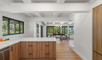 965 Hog Back Rd, Haiku, HI 96708