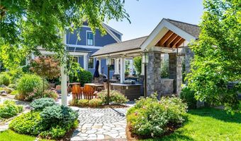15 Castle St 9, East Greenwich, RI 02818