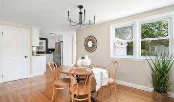 81 Redwood Dr, Cranston, RI 02920