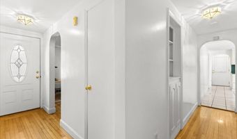 16 Kingsford Ave, East Providence, RI 02915