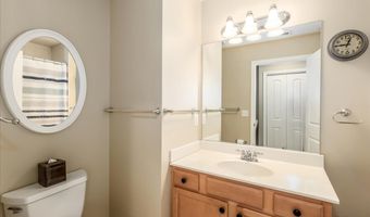 18 Lawrence Ave 18, Danbury, CT 06810
