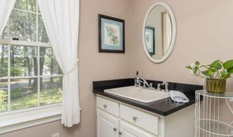 56 Knox Rd, Bow, NH 03304