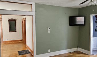 709 N Cedar St, Auburn, IN 46706