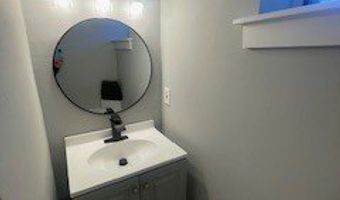 1 Hickory St, Bristol, CT 06010
