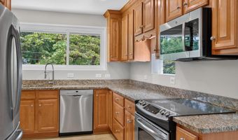 10228 HATHERLEIGH Dr, Bethesda, MD 20814
