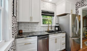3618 SW 9th St, Des Moines, IA 50315