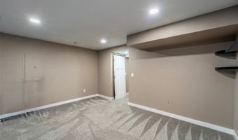 611 Court St, Adel, IA 50003