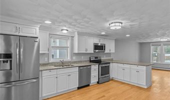 84 Phillip Ave, Cumberland, RI 02864