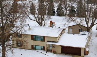 11 Linda Ln, Aberdeen, SD 57401