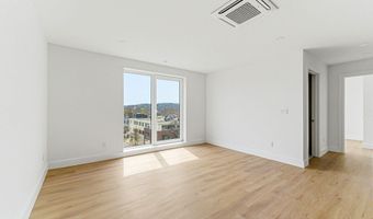 1035 Commonwealth Ave 401, Boston, MA 02215