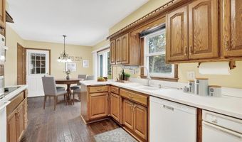 8949 Rosewood Ln N, Maple Grove, MN 55369