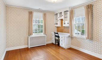 20 Elmsgate Way, East Providence, RI 02916