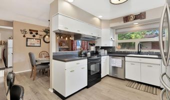 1707 Sunset Dr, Augusta, KS 67010